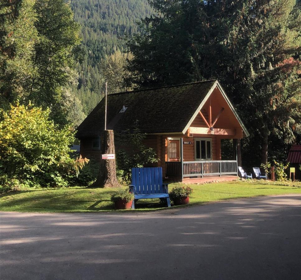 Revelstoke Rv & Cabin Resort 外观 照片