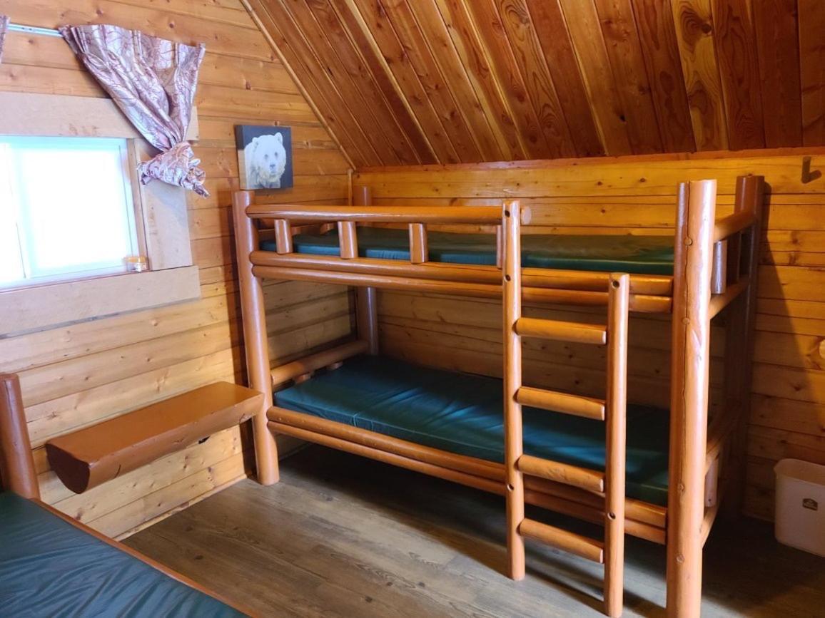 Revelstoke Rv & Cabin Resort 外观 照片