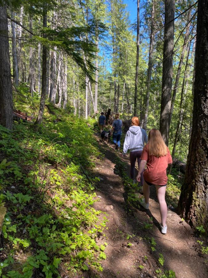 Revelstoke Rv & Cabin Resort 外观 照片