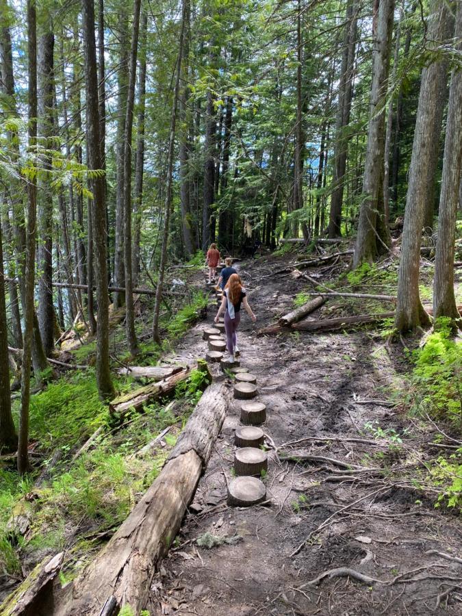 Revelstoke Rv & Cabin Resort 外观 照片