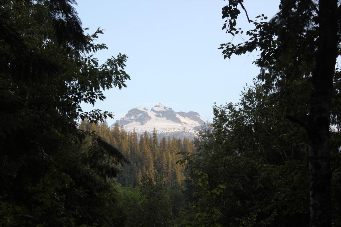 Revelstoke Rv & Cabin Resort 外观 照片